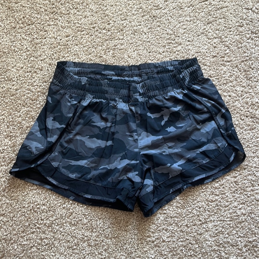 Athleta Printed Mesh Racer Run Short 4” Size M